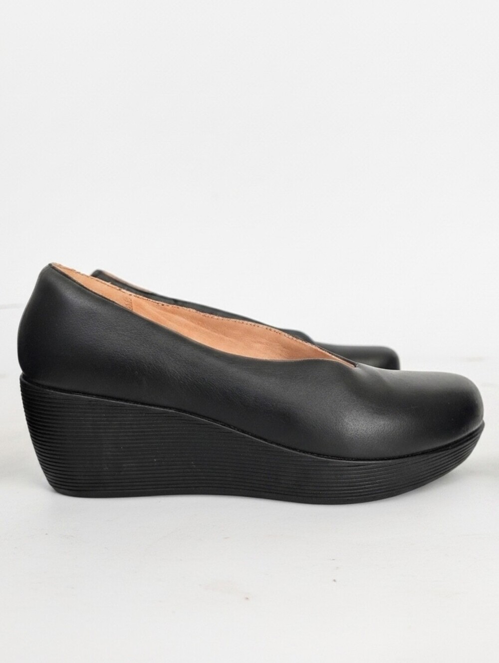 Clarks Black Leather Wedge Pumps New Size 8